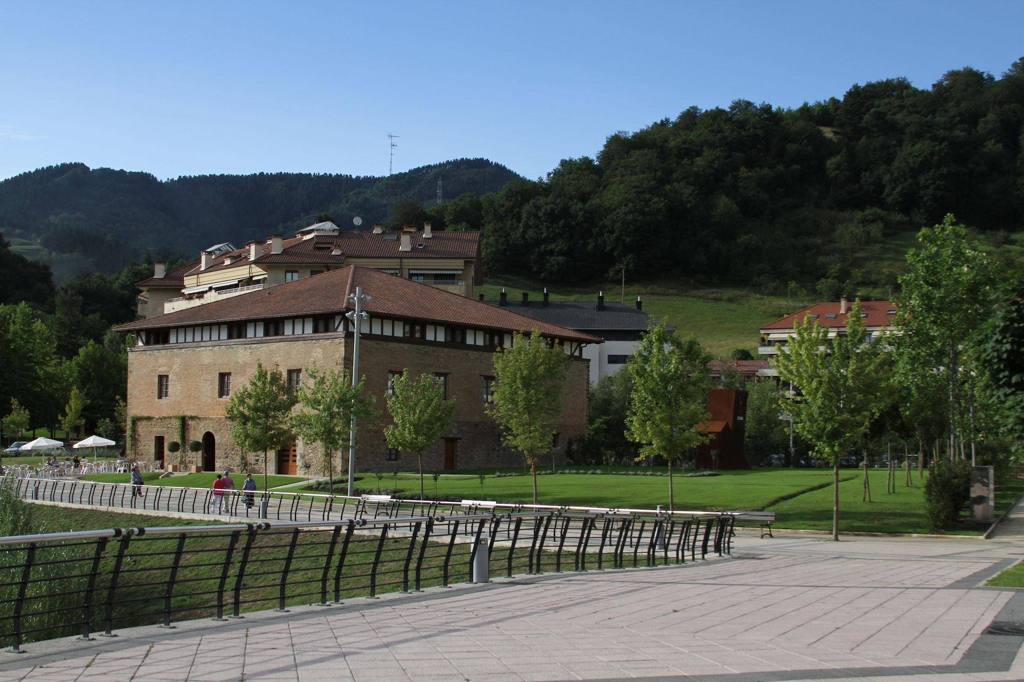 Hotel Dolarea Beasain Dış mekan fotoğraf